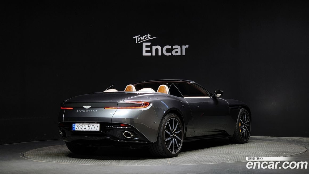 Aston Martin DB11 4.0 V8 볼란테 (06.2022)