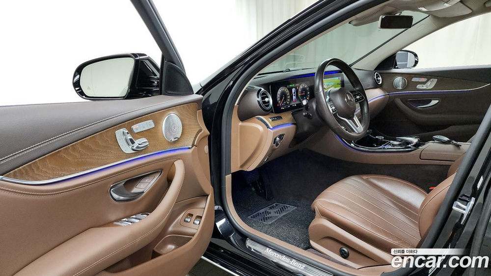 Mercedes-Benz E-Class W213 E300e 4MATIC Exclusive (05.2020)