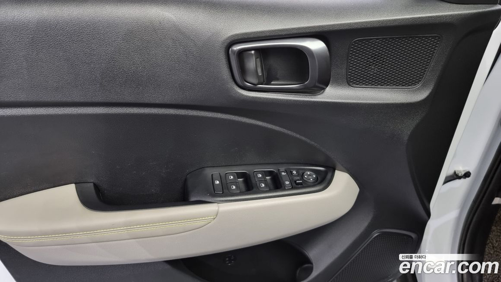 Hyundai Venue 1.6 Fluxe (12.2020)