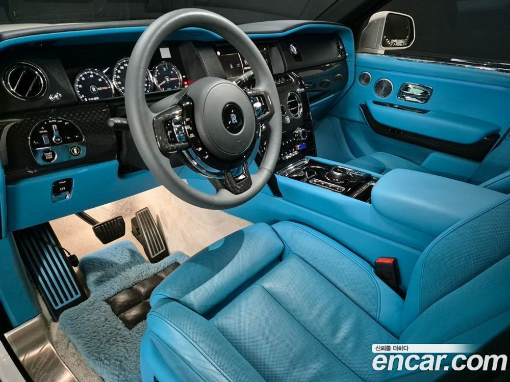 Rolls-Royce 컬리넌 6.7 V12 Черный 배지 (12.2022)