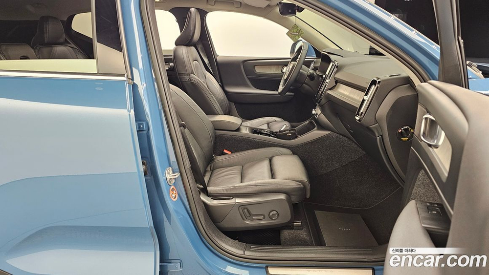 Volvo XC40 B4 Ultimate Bright (11.2022)