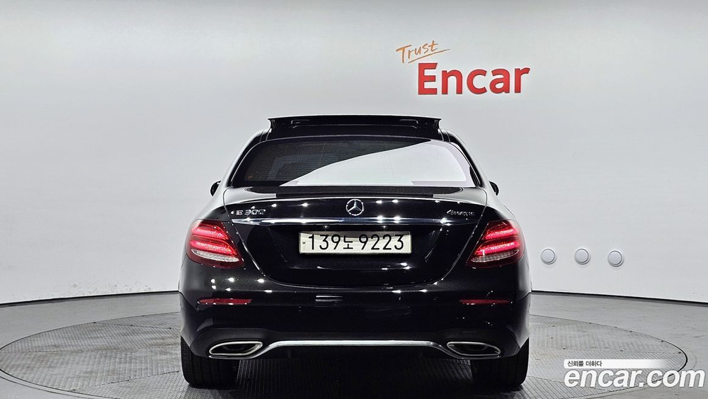 Mercedes-Benz E-Class W213 E300 4MATIC AMG Line (04.2020)