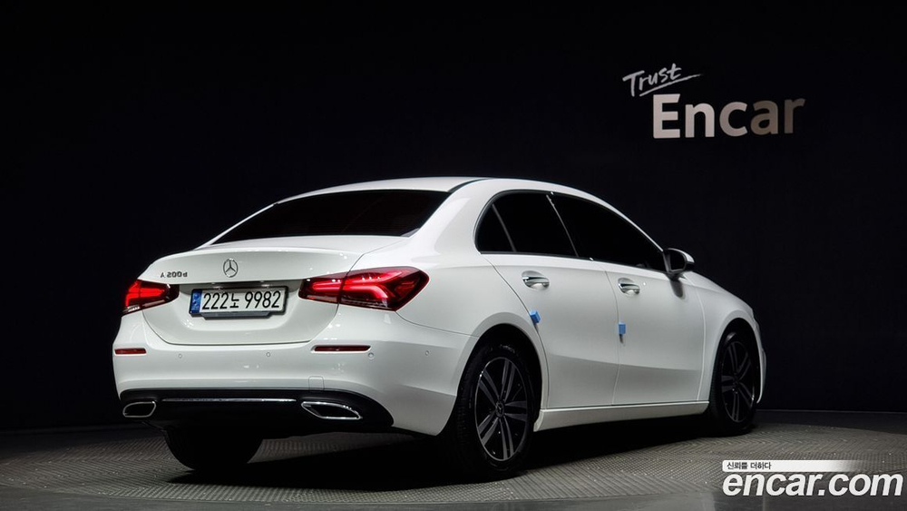 Mercedes-Benz A-Class W177 A200d Sedan (01.2021)