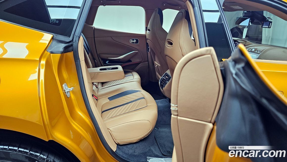 Aston Martin DBX 4.0 V8 707 (03.2023)
