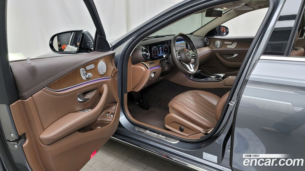 Mercedes-Benz E-Class W213 E300e Exclusive (12.2019)