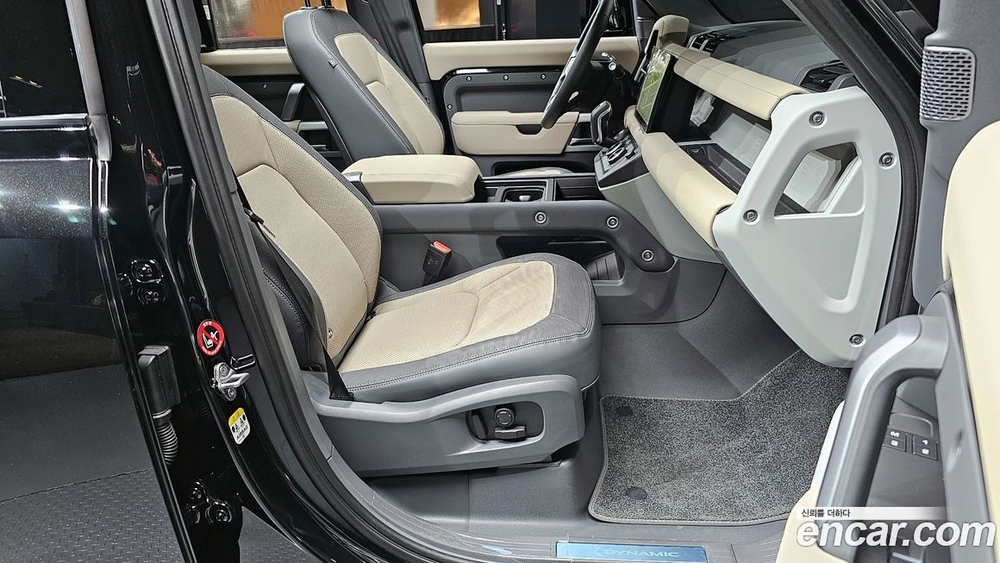 Land Rover Defender (L663) 110 P300 X-Dynamic SE (10.2023)