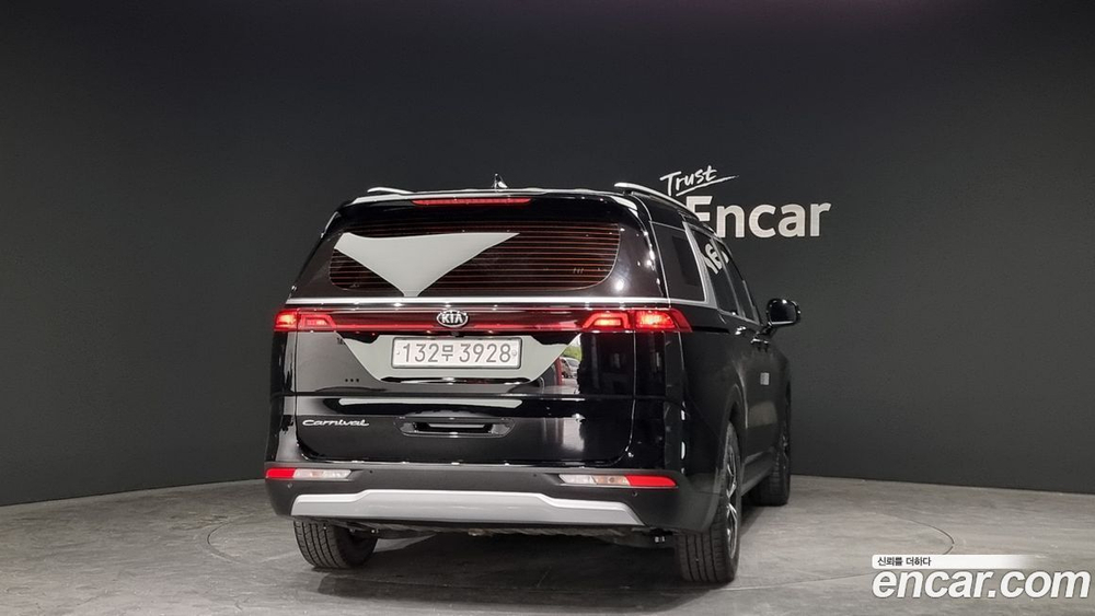 Kia Carnival (Sedona) 4 Generation 9-и местный Prestige (12.2020)