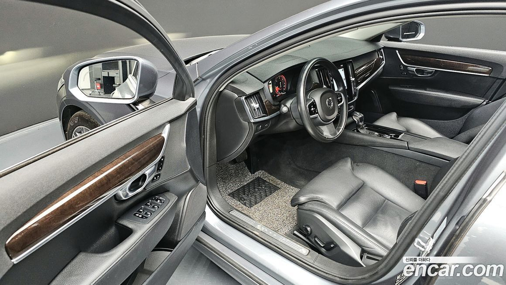 Volvo S90 D5 AWD Momentum (12.2019)