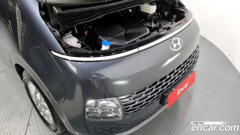 Hyundai Staria Cargo 3-х местный (12.2023)