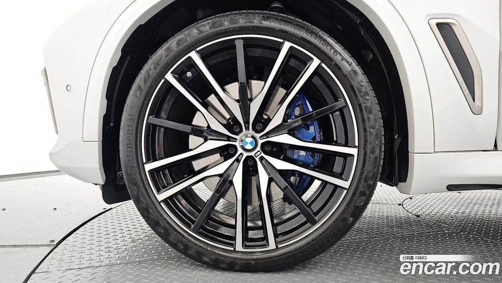BMW X5 (G05) M50i (09.2021)