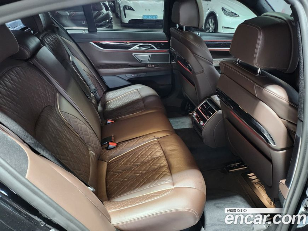 BMW 7 Series (G11) 740i M Sports (05.2020)