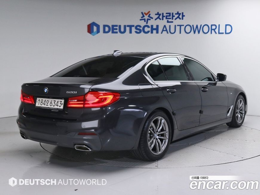 BMW 5 Series (G30) 520i M Sports (08.2020)