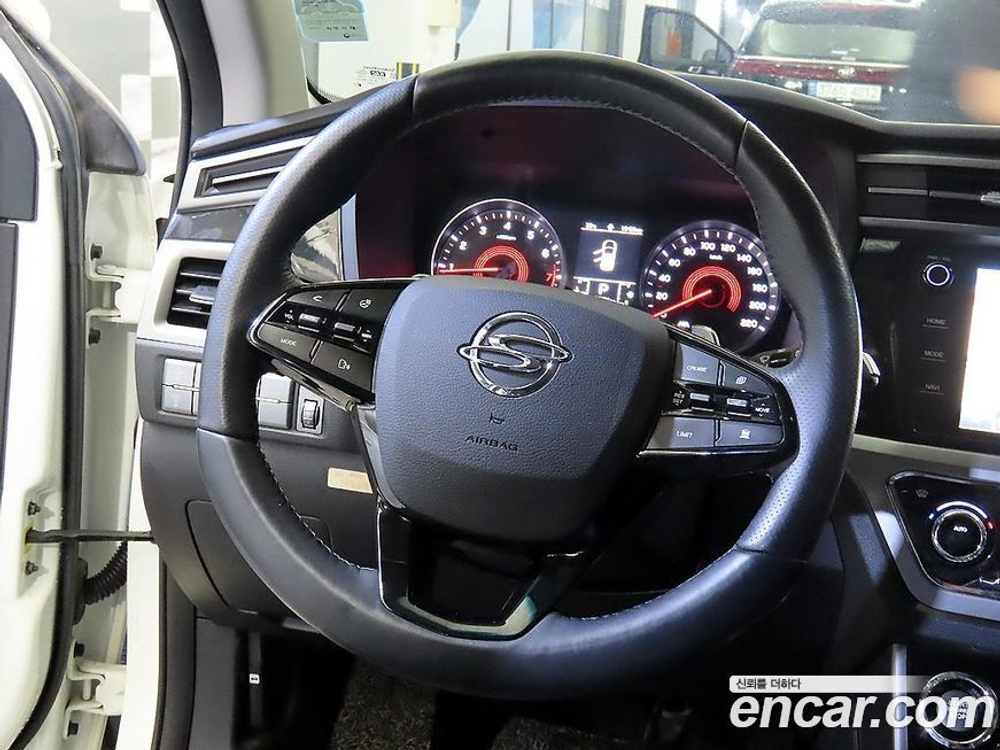 KG Mobility (Ssangyong) Beautiful Korando Бензин 1.5 4WD R-플러스 (10.2020)