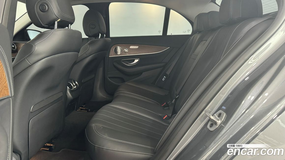 Mercedes-Benz E-Class W213 E300 4MATIC Exclusive (10.2019)