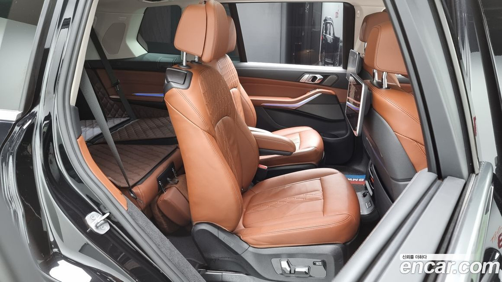 BMW X7 (G07) xDrive 40i Design Pure Excellence 6-и местный (09.2022)