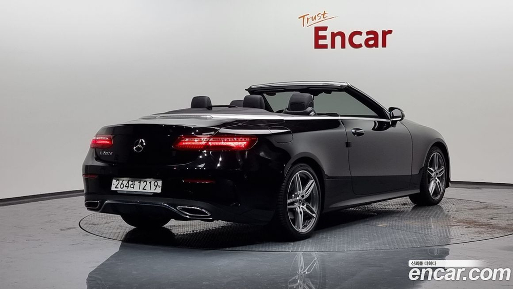 Mercedes-Benz E-Class W213 E220d Cabriolet (12.2019)