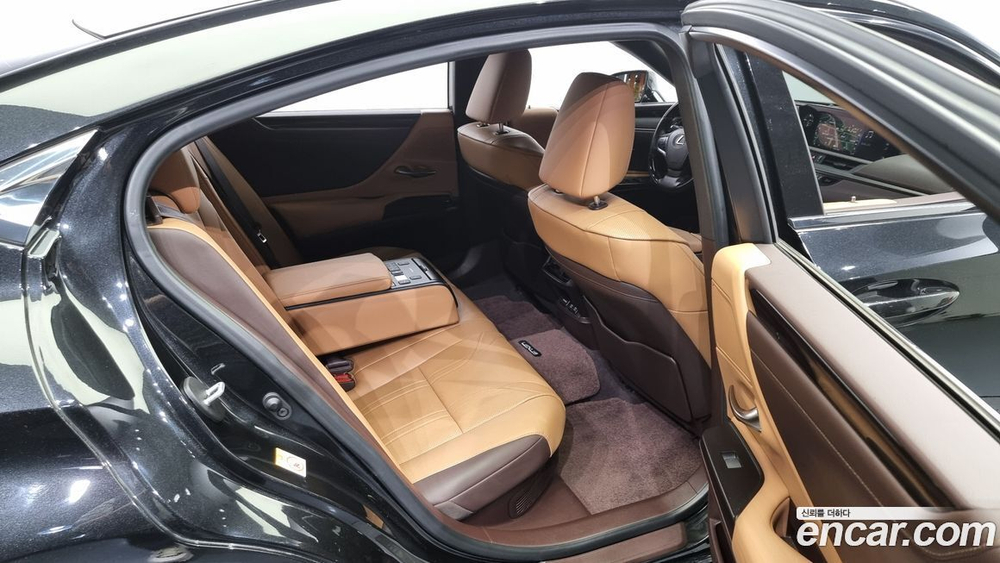 Lexus ES300h 7 Generation Luxury Plus (09.2019)