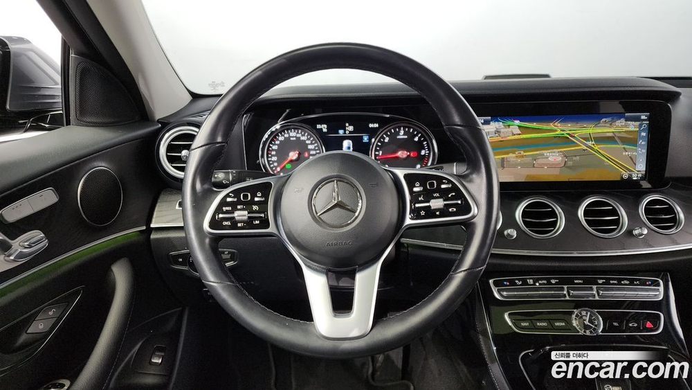 Mercedes-Benz E-Class W213 E220d Avangarde (10.2019)