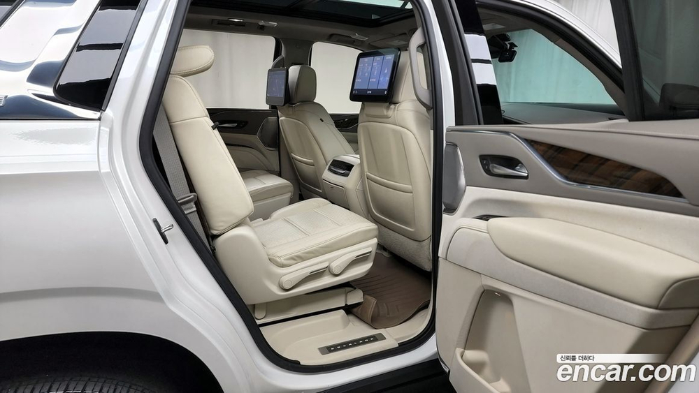 Cadillac Escalade 5 Generation 6.2 (08.2021)