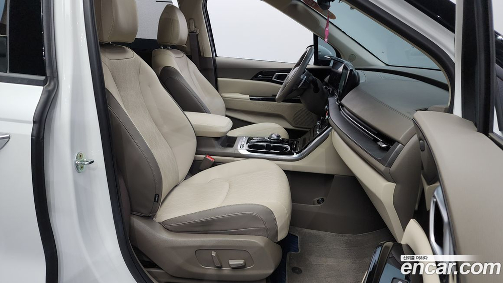 Kia Carnival (Sedona) 4 Generation Бензин 9-и местный Noblesse (12.2022)