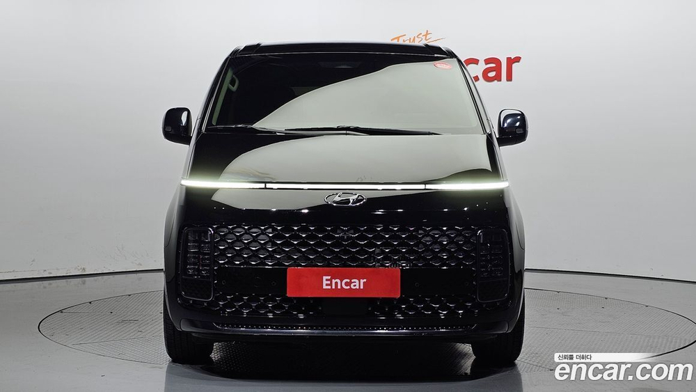 Hyundai Staria 라운지 9-и местный (11.2021)