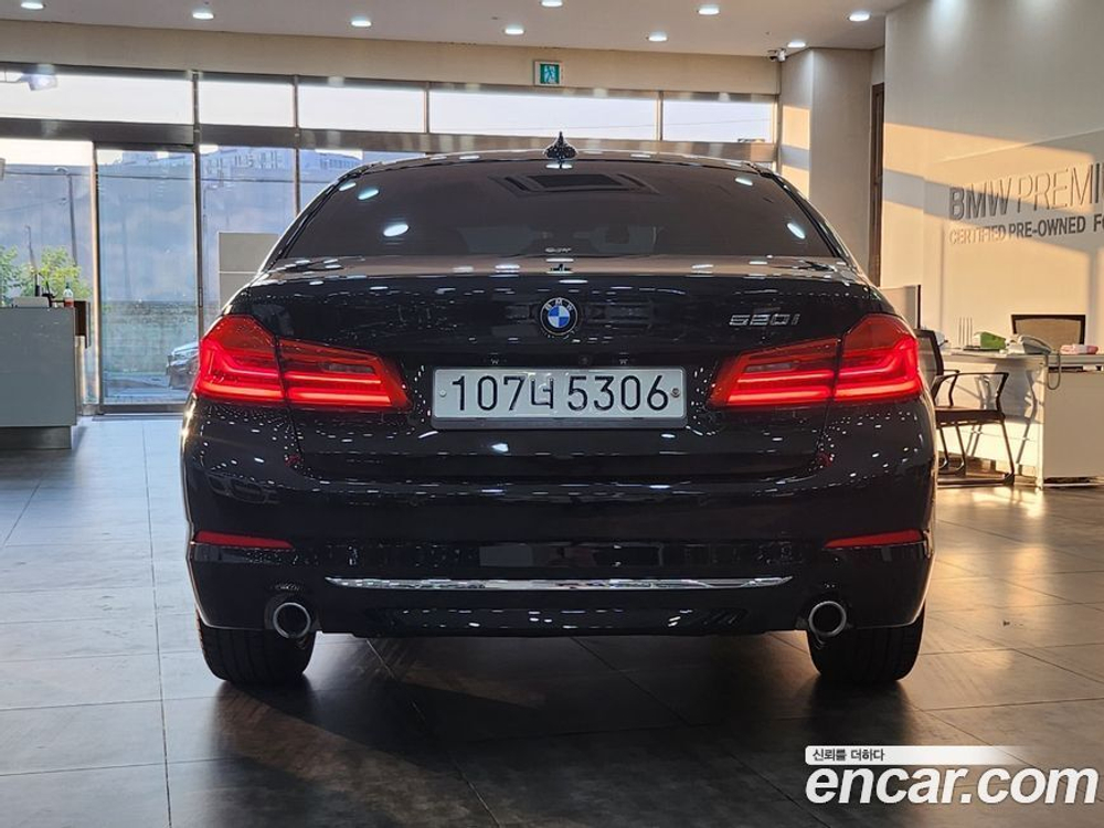 BMW 5 Series (G30) 520i Luxury (03.2020)