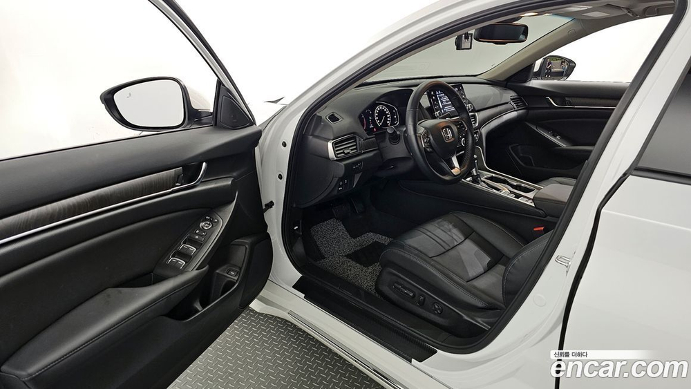 Honda Accord 10 Generation 1.5 Turbo (12.2022)