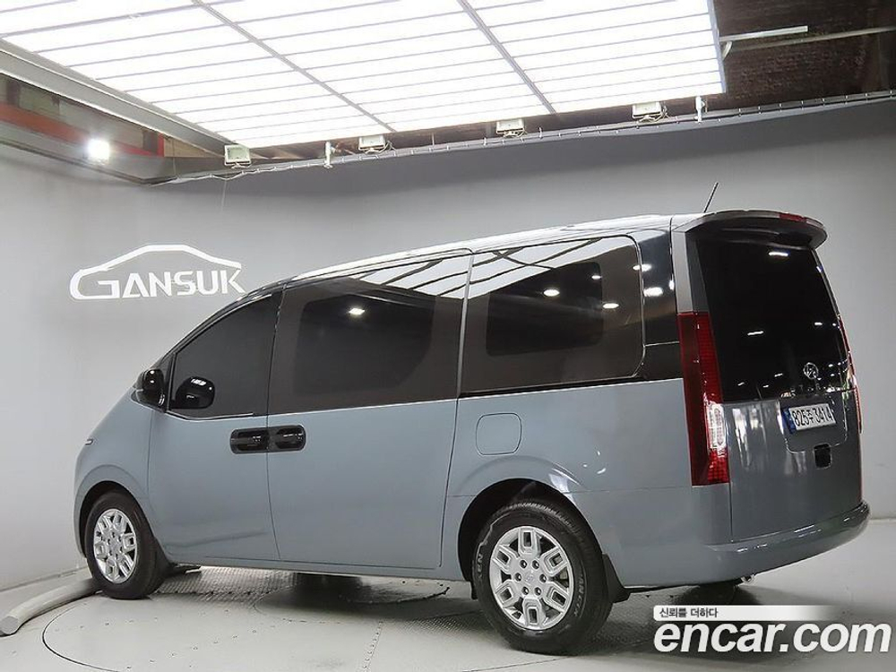 Hyundai Staria Cargo 3-х местный (07.2022)