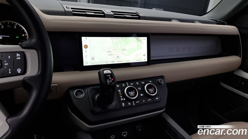 Land Rover Defender (L663) 110 D250 SE (05.2023)