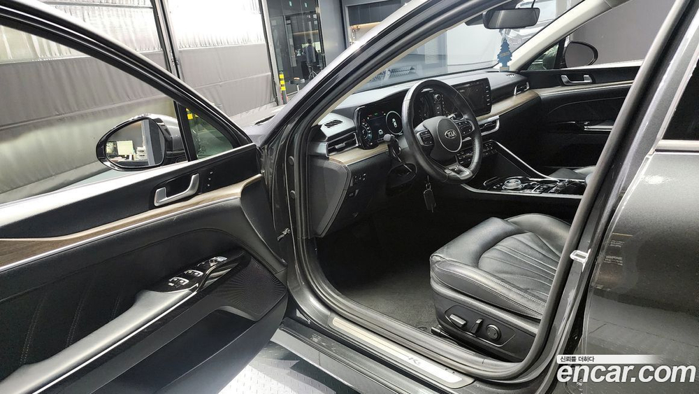 Kia K5 (Optima) 3 Generation 2.0 (06.2020)