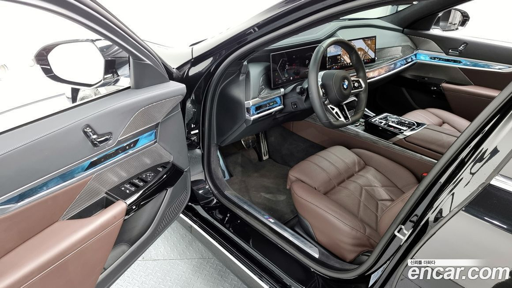 BMW 7 Series (G70) 740i sDrive M Sports (08.2023)
