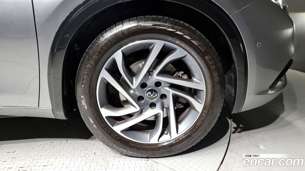 Infiniti Q30 2.0 카페 틱 (11.2019)