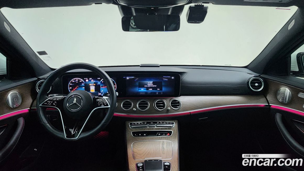 Mercedes-Benz E-Class W213 E220d 4MATIC Exclusive (01.2022)