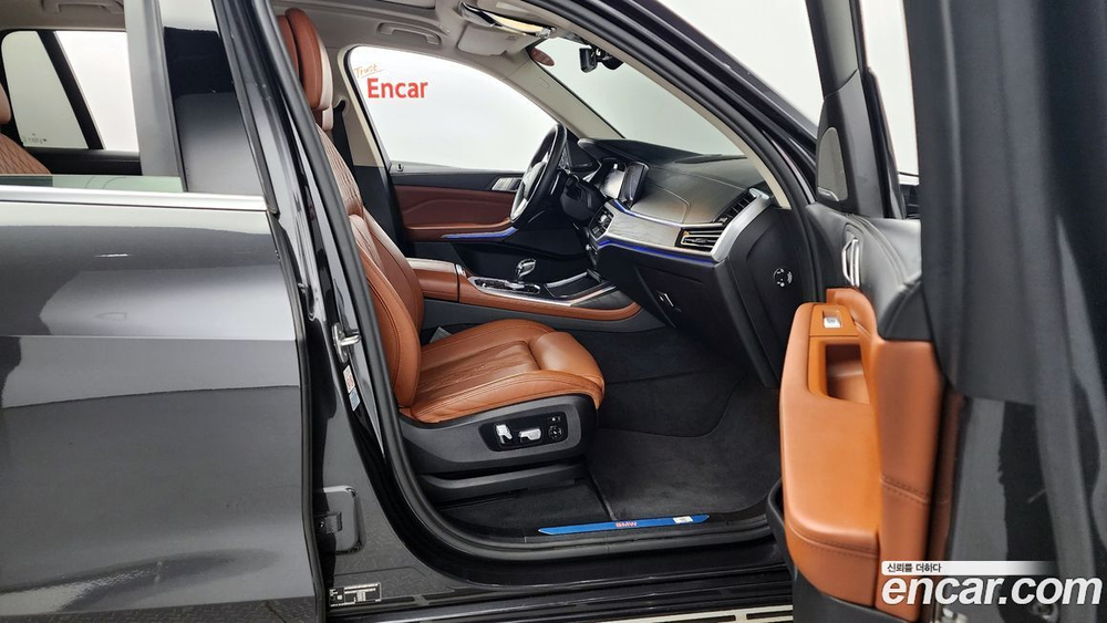 BMW X7 (G07) xDrive 40i Design Pure Excellence 6-и местный (06.2022)