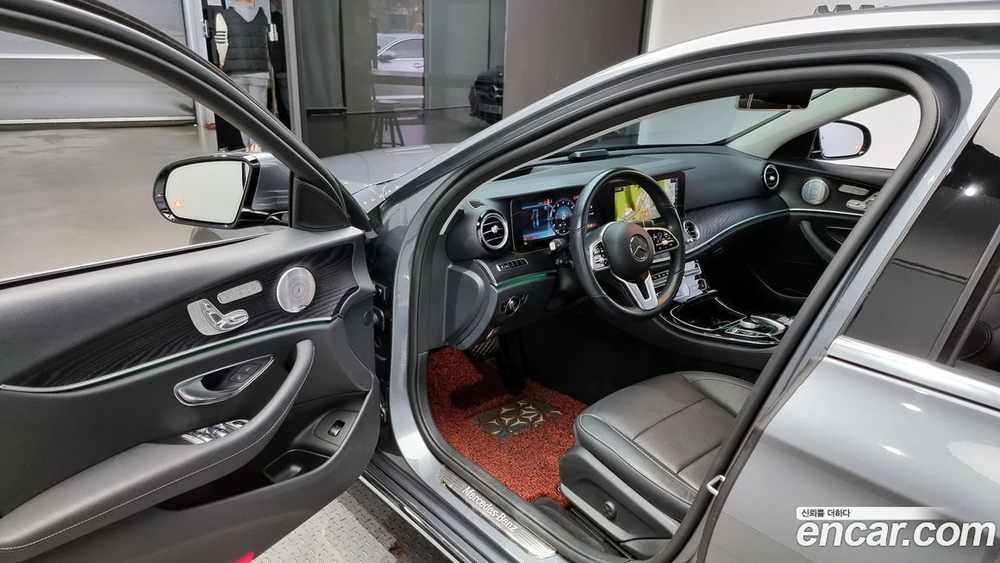 Mercedes-Benz E-Class W213 E300 4MATIC Avangarde (08.2019)