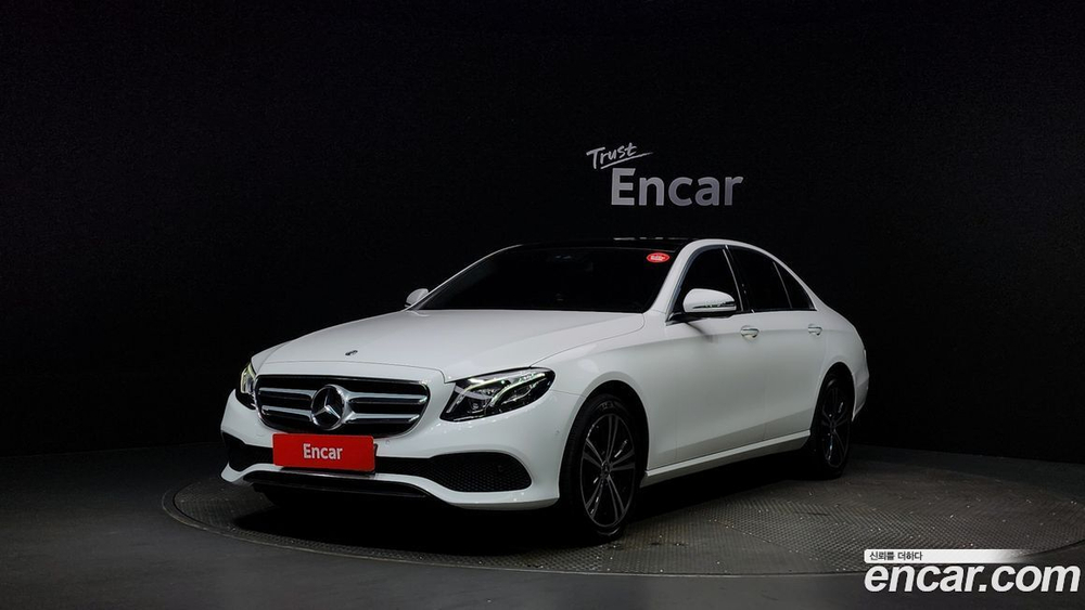 Mercedes-Benz E-Class W213 E220d Avangarde (04.2020)