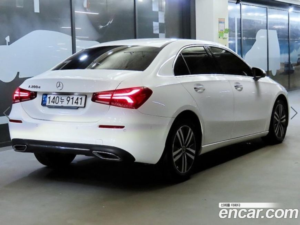 Mercedes-Benz A-Class W177 A200d Sedan (01.2021)