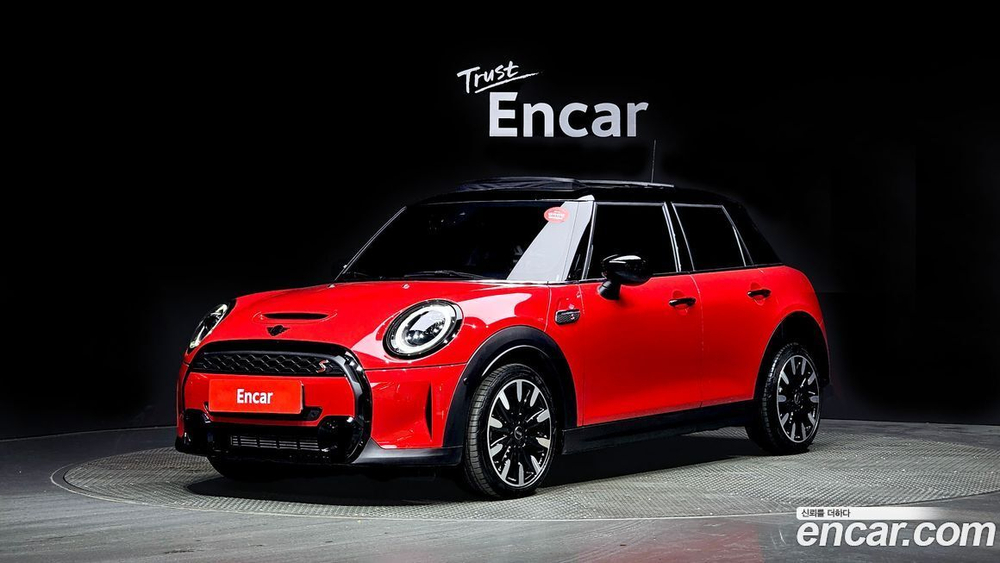 Mini Cooper S 5 дверей Classic (03.2022)