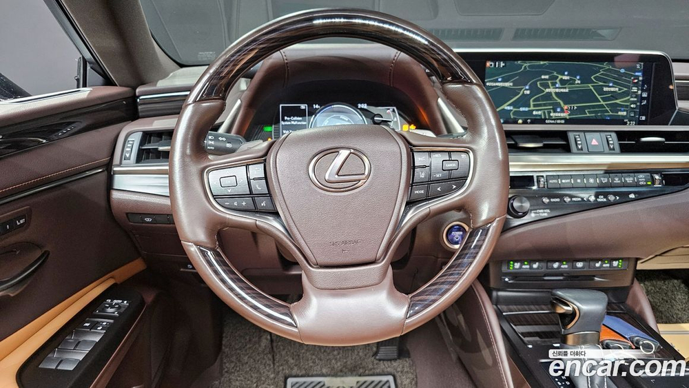 Lexus ES300h 7 Generation Luxury Plus (08.2020)