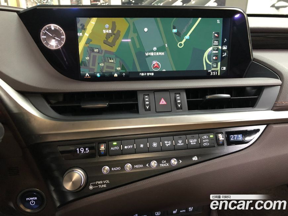 Lexus ES300h 7 Generation Executive (07.2021)