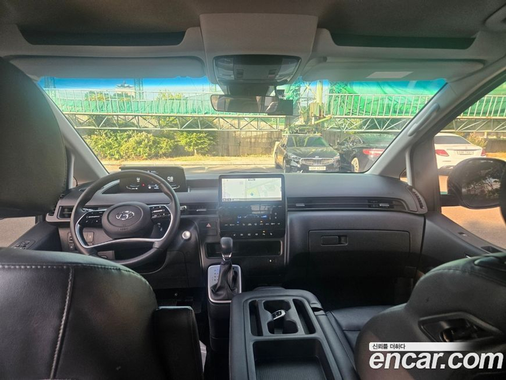 Hyundai Staria 4WD Tourer 11-и местный (05.2022)