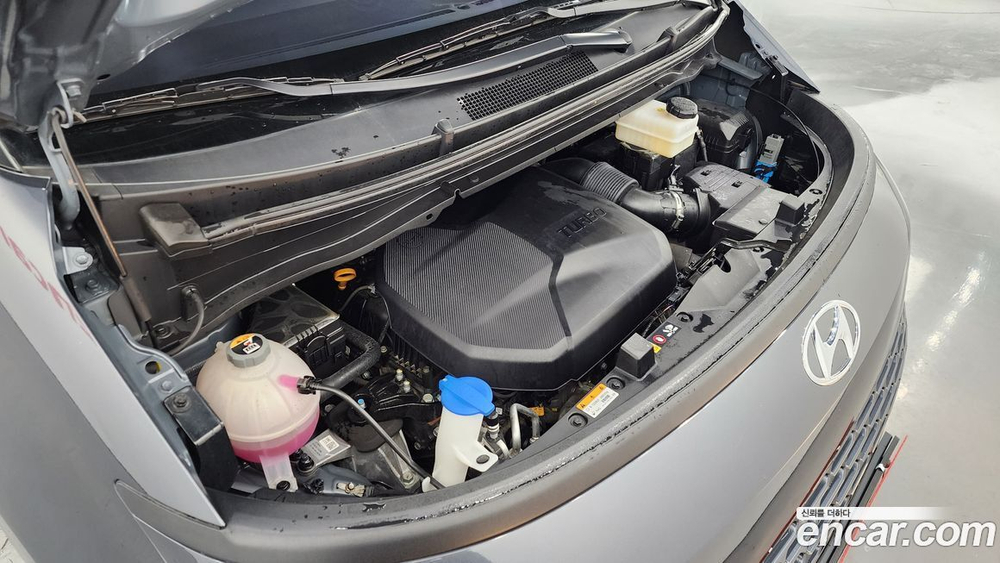 Hyundai Staria Cargo 3-х местный (06.2021)