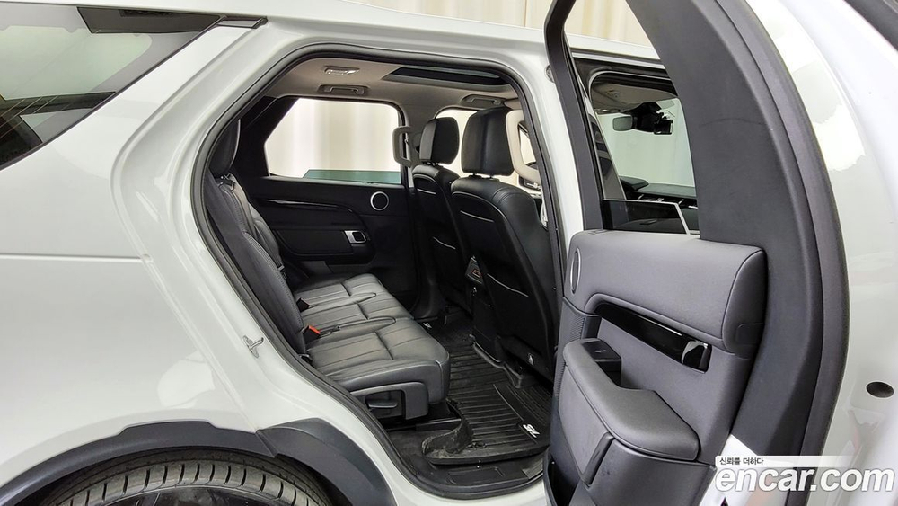 Land Rover Discovery 5 2.0 SD4 SE (10.2019)