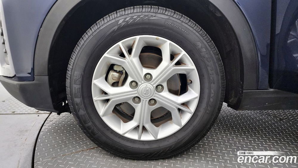 KG Mobility (Ssangyong) Very New Tivoli Бензин 1.5 2WD (12.2020)