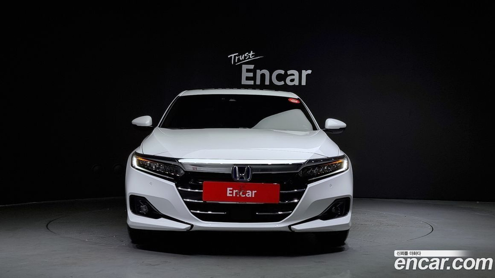Honda Accord 10 Generation 2.0 Hybrid Touring (09.2022)