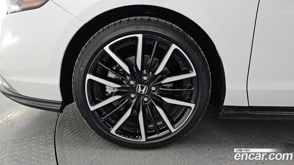 Honda Accord 11 Generation 2.0 Hybrid Touring (12.2023)