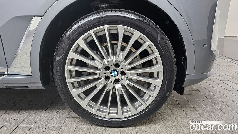 BMW X7 (G07) xDrive 40i Design Pure Excellence 7-и местный (12.2022)