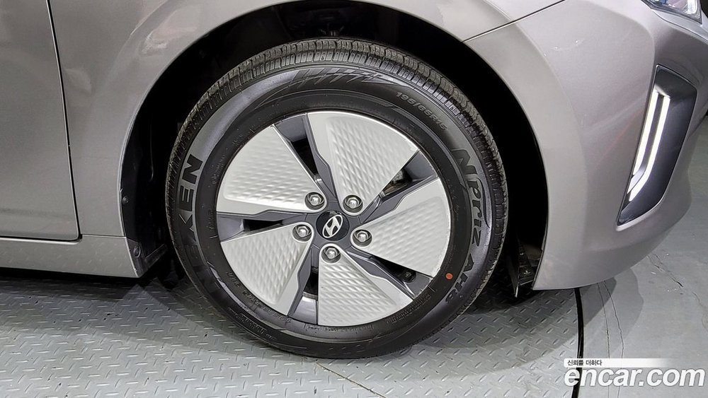 Hyundai The New Ionic Hybrid 1.6 HEV (04.2020)