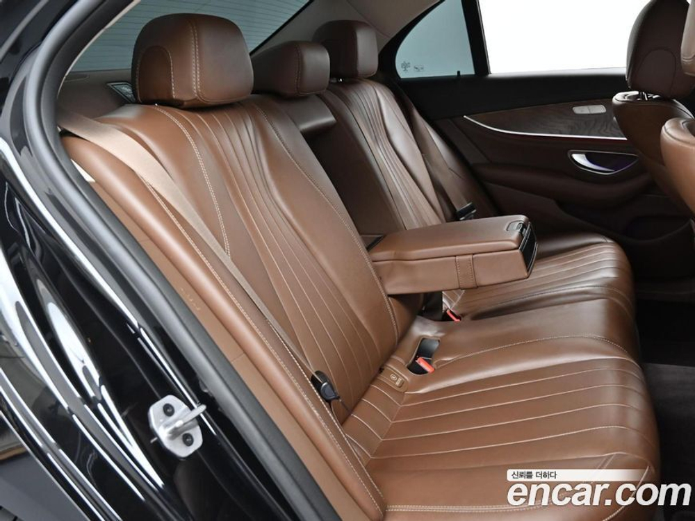 Mercedes-Benz E-Class W213 E300e 4MATIC Exclusive (09.2020)