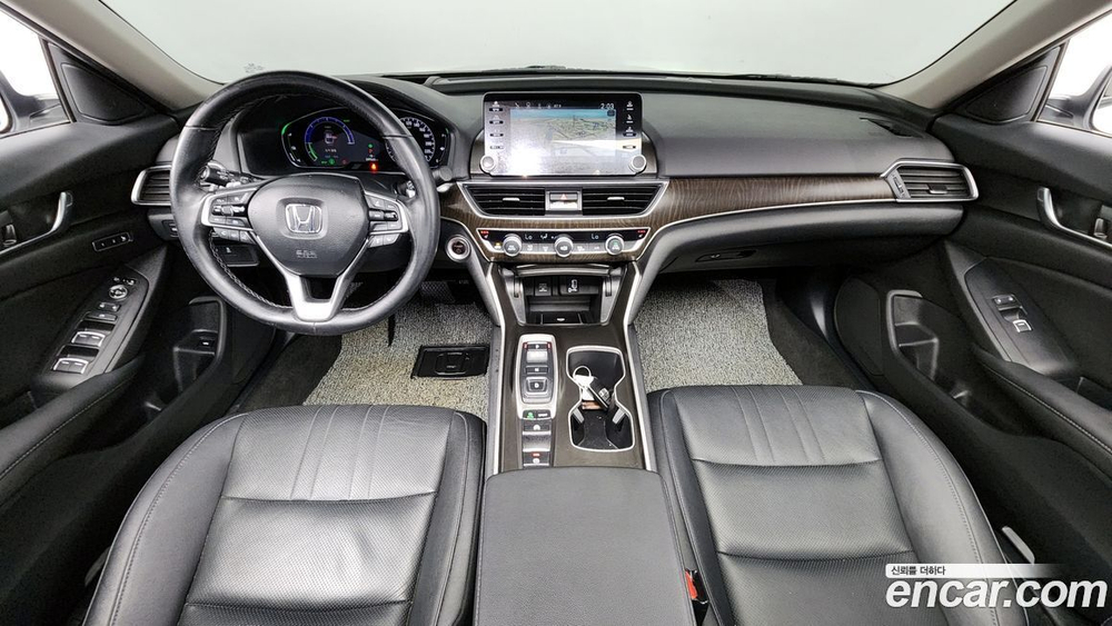 Honda Accord 10 Generation 2.0 Hybrid Touring (10.2020)